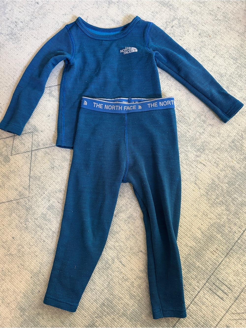 North face baselayer set 2t